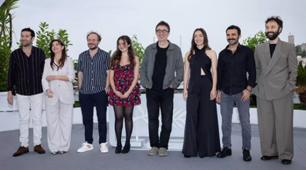 Merve Dizdar'dan Cannes tarzını eleştirenlere yanıt!